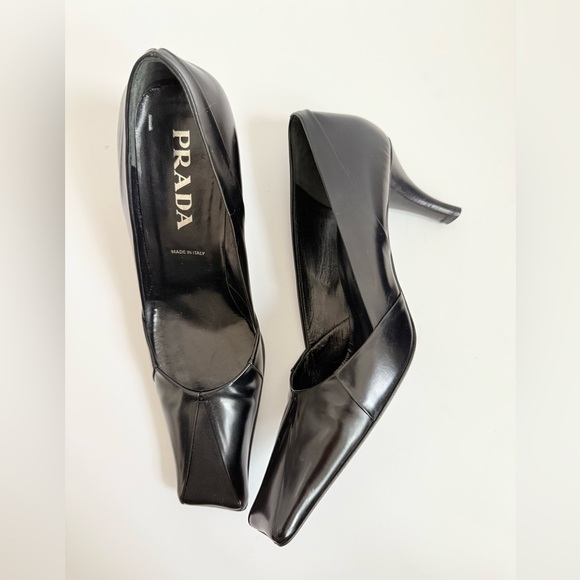 Prada Vintage Black pleated brushed leather square toe pumps EU 39 - Picture 1 of 8